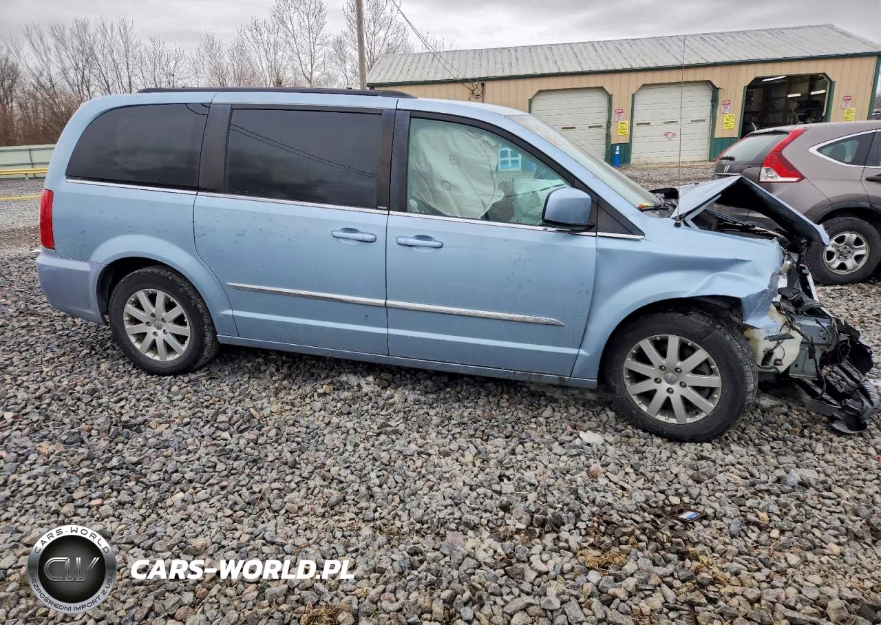 2013 Chrysler Town & Country Touring VIN:2C4RC1BG3DR646711 - 4