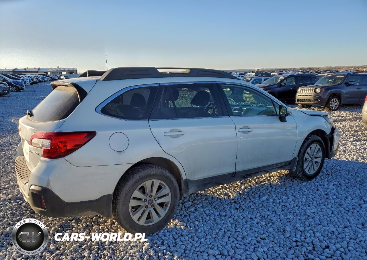 2018 Subaru Outback 2.5I Premium VIN:4S4BSAFC5J3253420 - 3