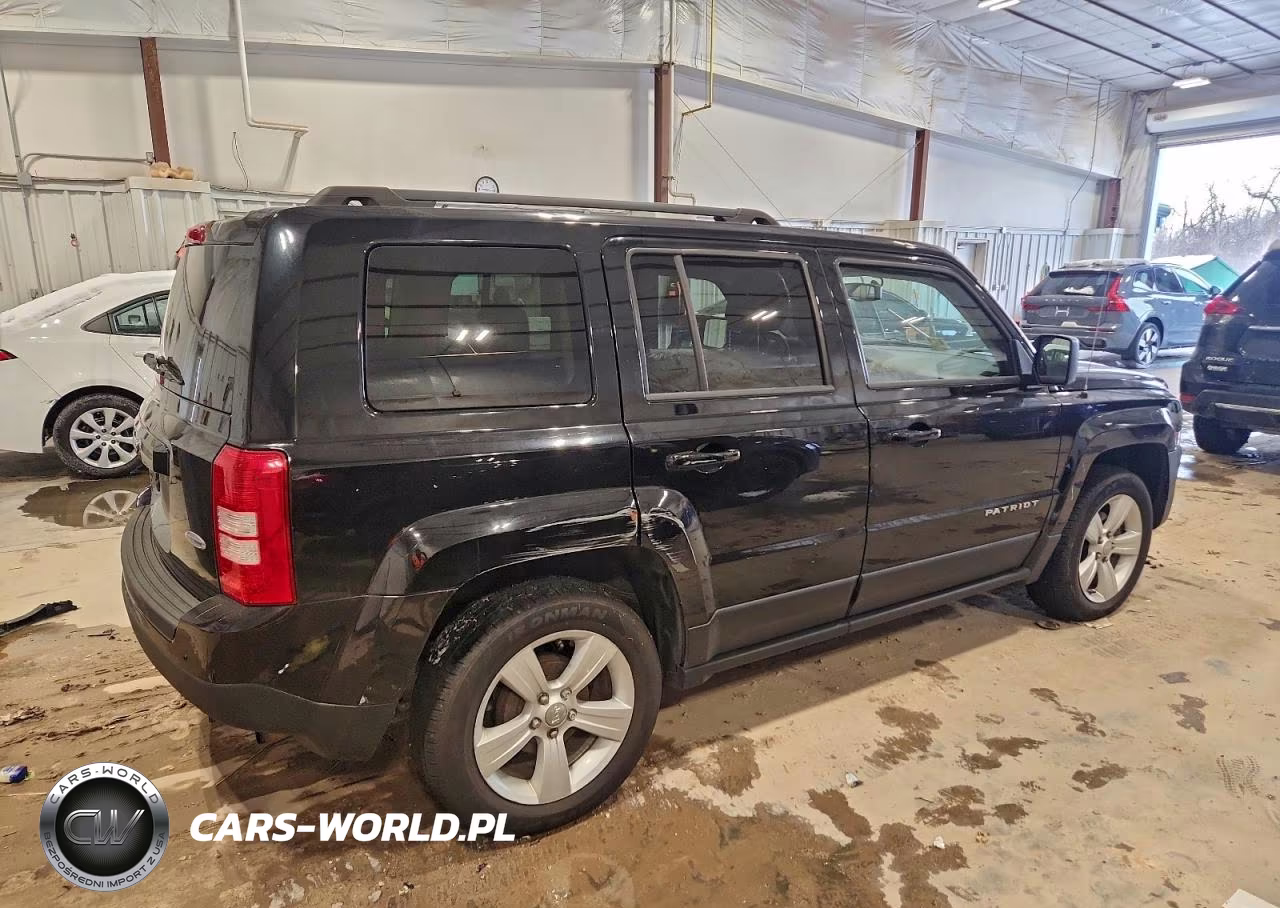 2016 Jeep Patriot Latitude VIN:1C4NJPFA0GD640322 - 3