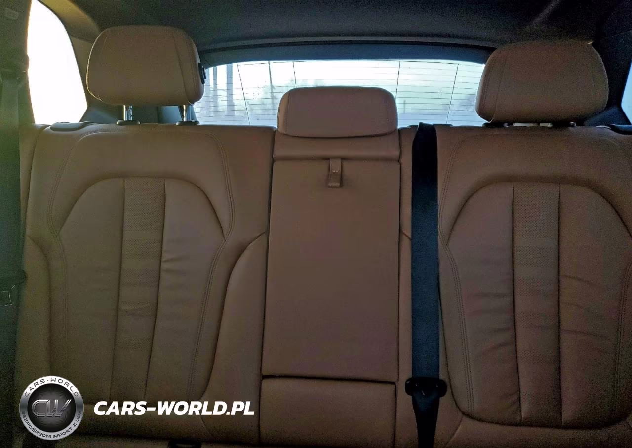 2019 BMW X5 xDrive50I VIN:5UXJU2C5XKLN65951 - 10