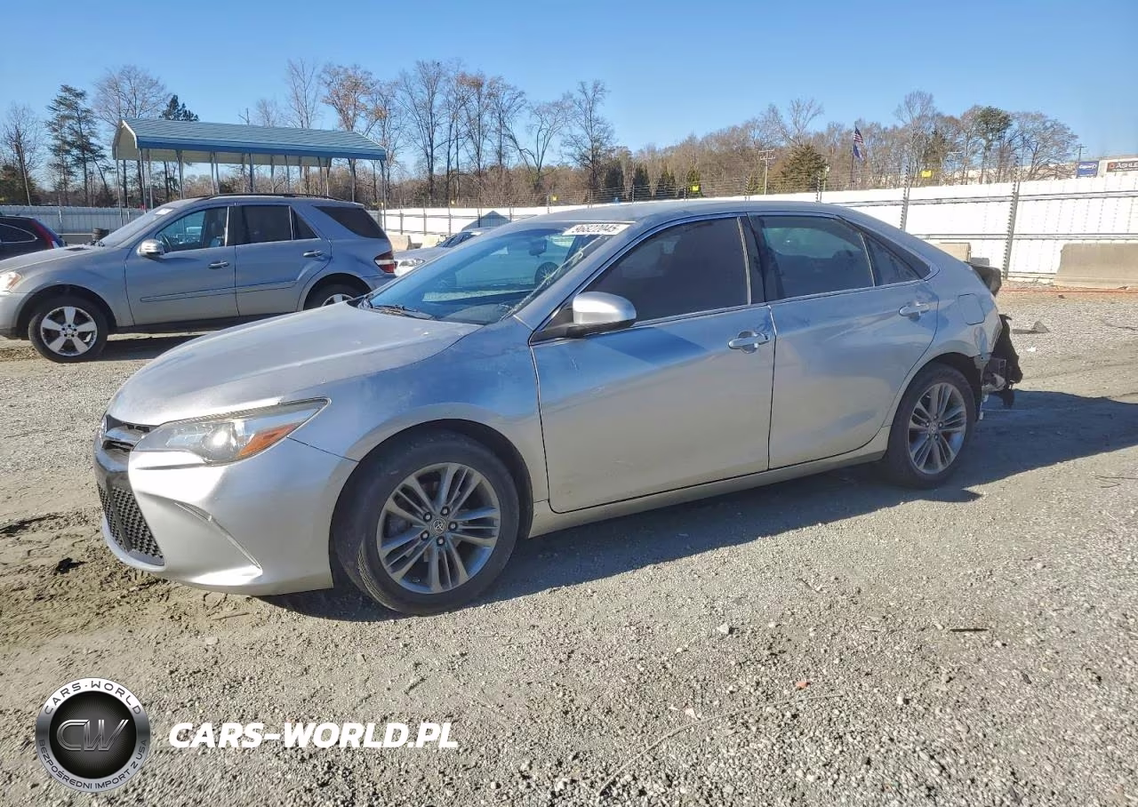 2016 Toyota Camry Le – zdjęcie 1 z 12