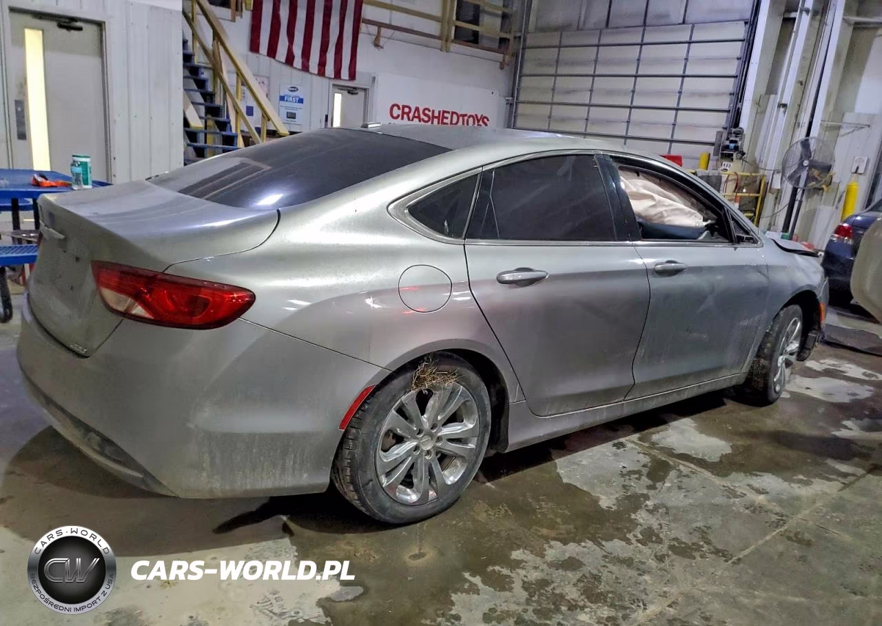 2015 Chrysler 200 Limited VIN:1C3CCCABXFN590228 - 3