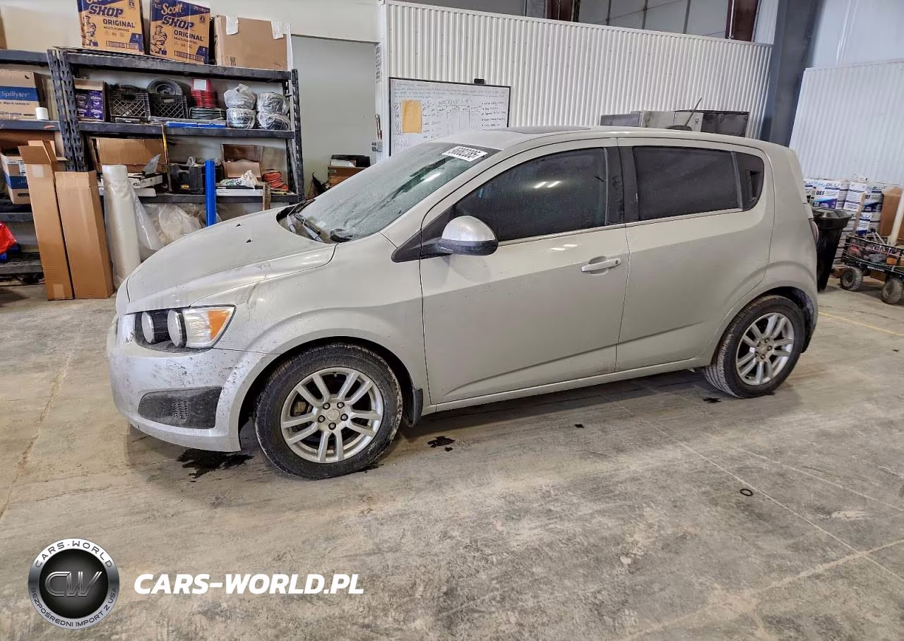 2016 Chevrolet Sonic Lt – zdjęcie 1 z 12