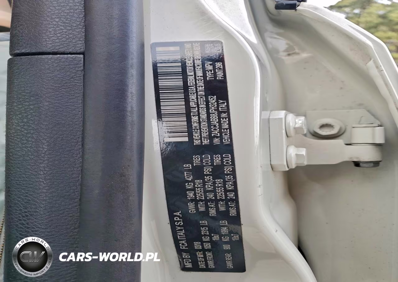 2018 Jeep Renegade Latitude VIN:ZACCJABB8JPH32452 - 13