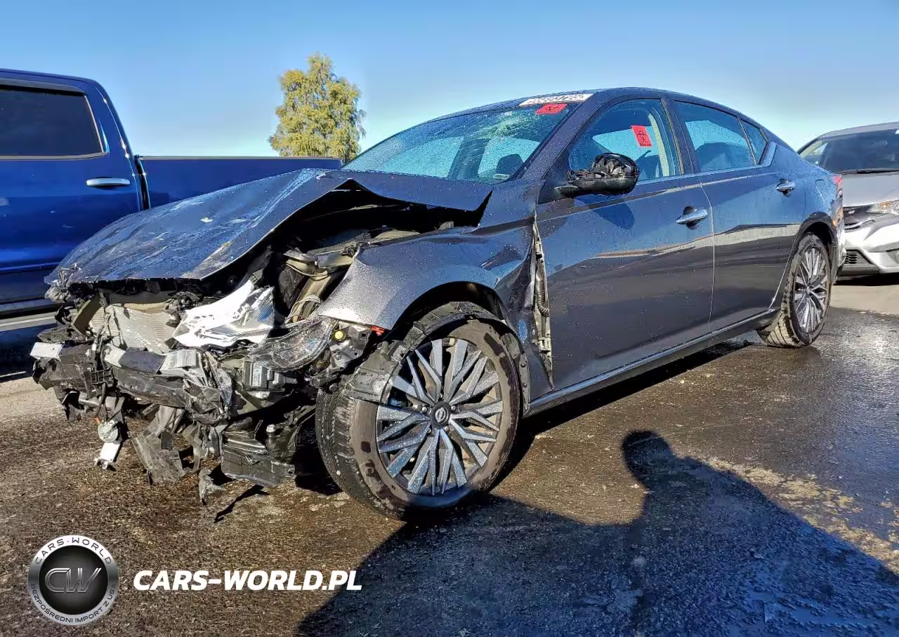 2025 Nissan Altima Sv