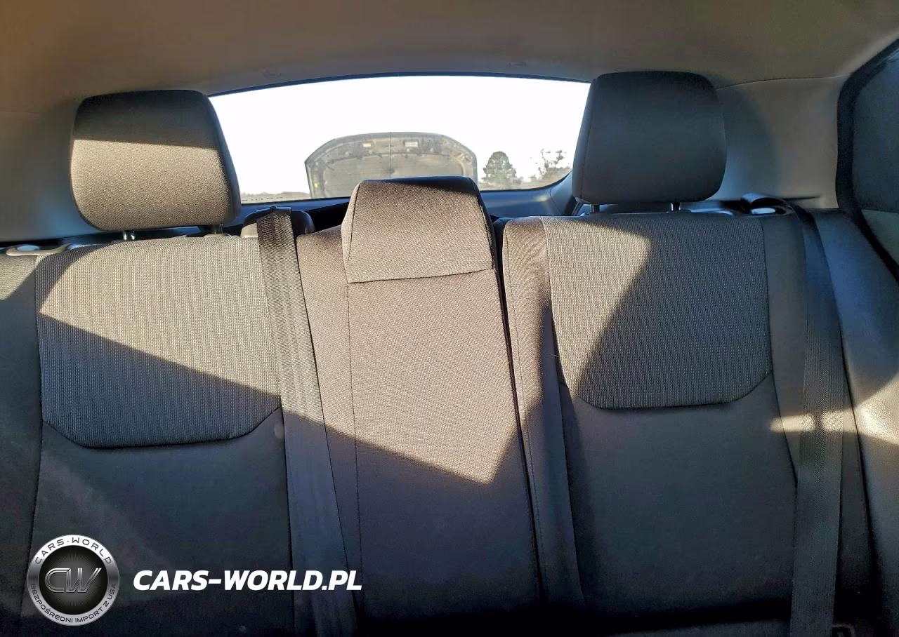 2026 Toyota Prius Le VIN:JTDACAAU9T3068108 - 10