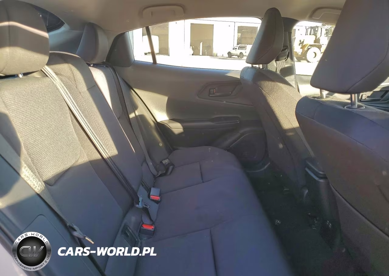 2026 Toyota Prius Le VIN:JTDACAAU9T3068108 - 11