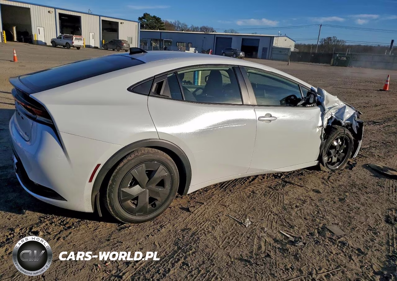 2026 Toyota Prius Le VIN:JTDACAAU9T3068108 - 3