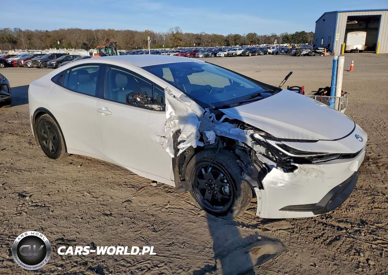 2026 Toyota Prius Le VIN:JTDACAAU9T3068108 - 4