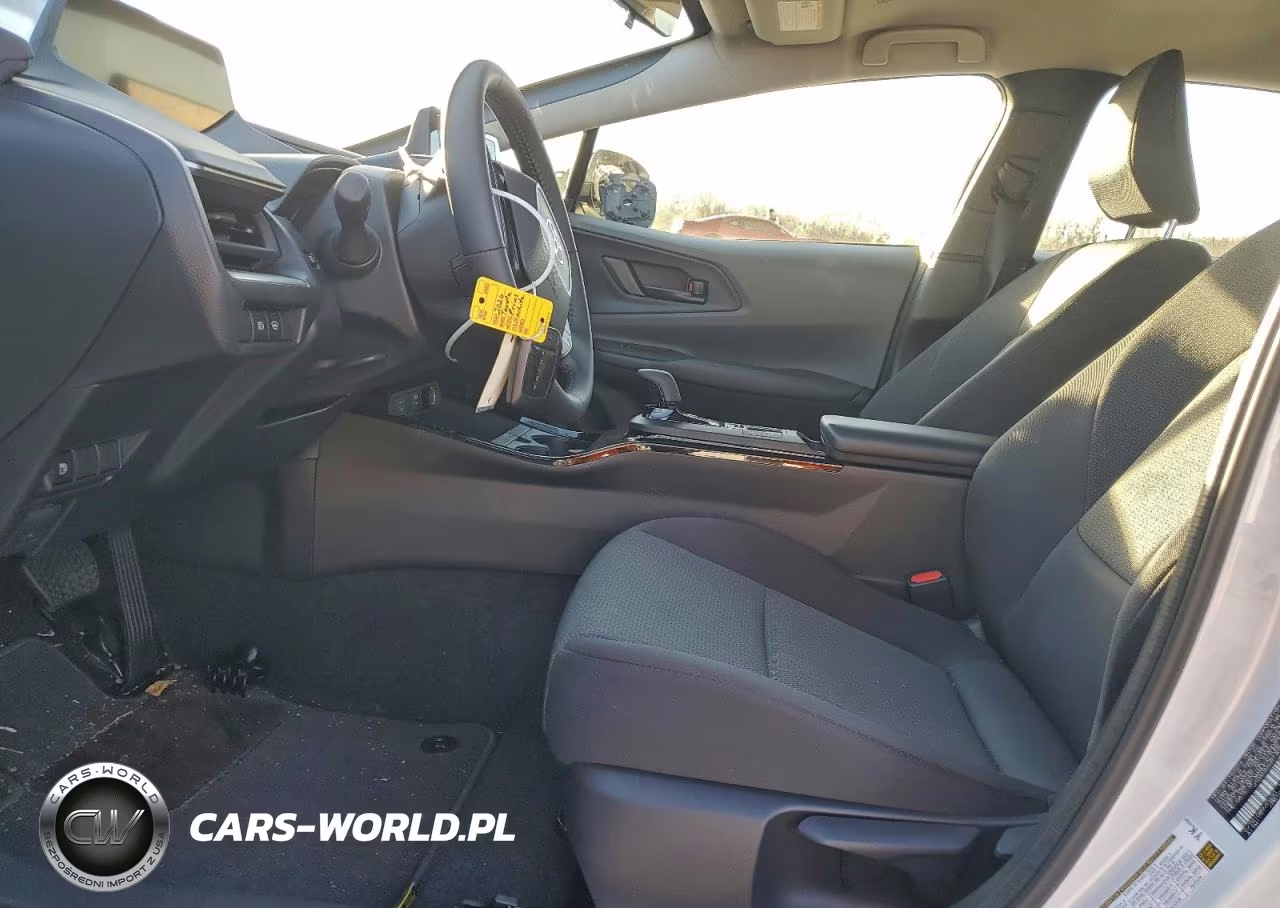 2026 Toyota Prius Le VIN:JTDACAAU9T3068108 - 7