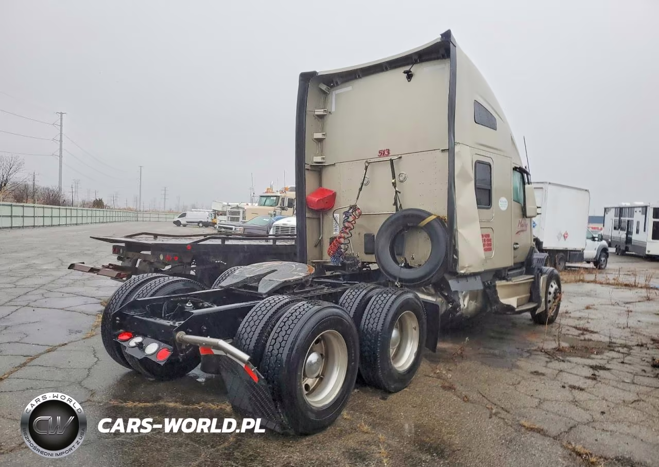2023 Kenworth T680 Semi Truck VIN:1XKYD49X4PJ241650 - 4