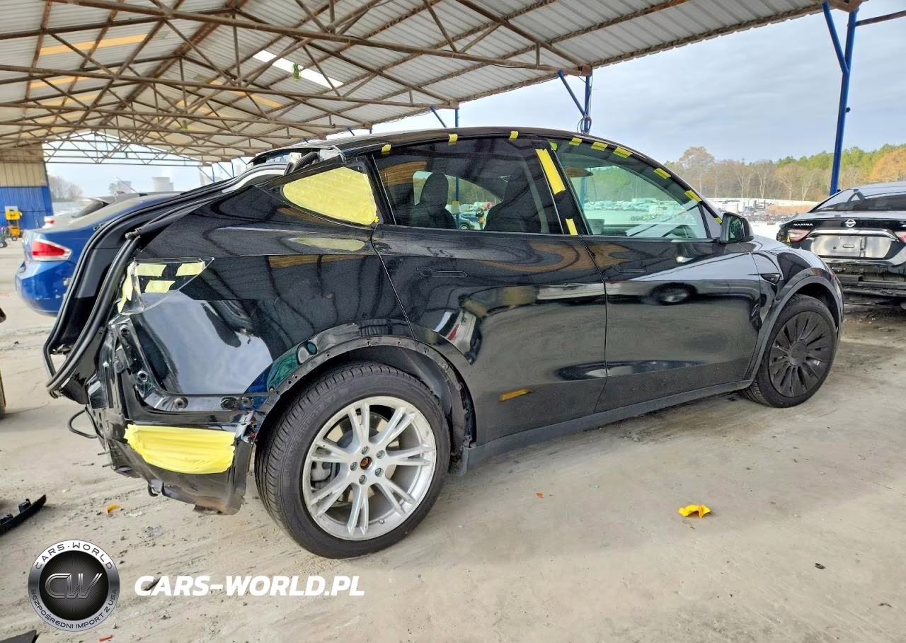 2021 Tesla Model Y VIN:5YJYGDEE1MF085917 - 3
