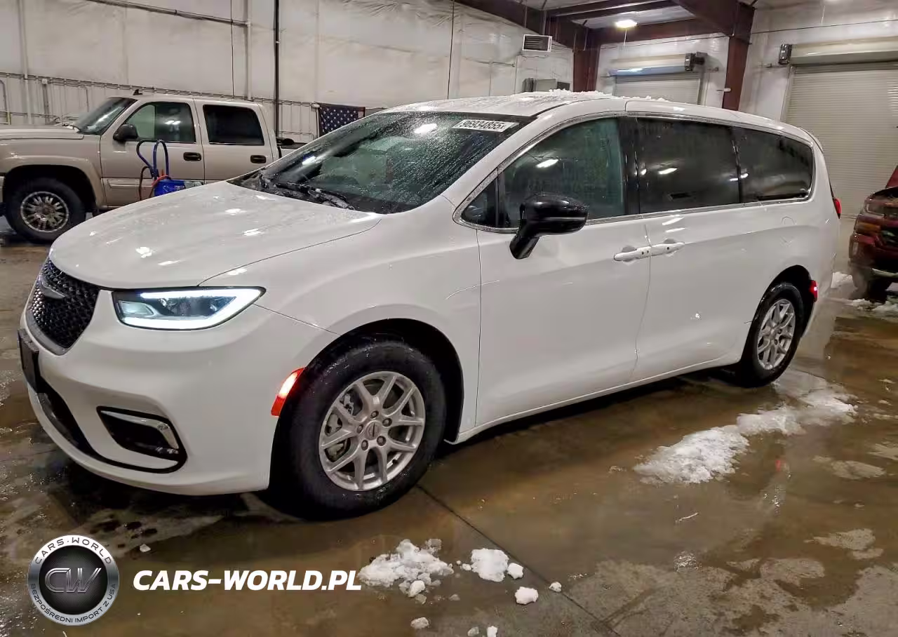 2025 Chrysler Pacifica Select