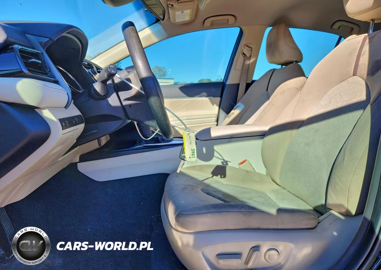 2020 Toyota Camry Le VIN:4T1C11AK6LU906887 - 7
