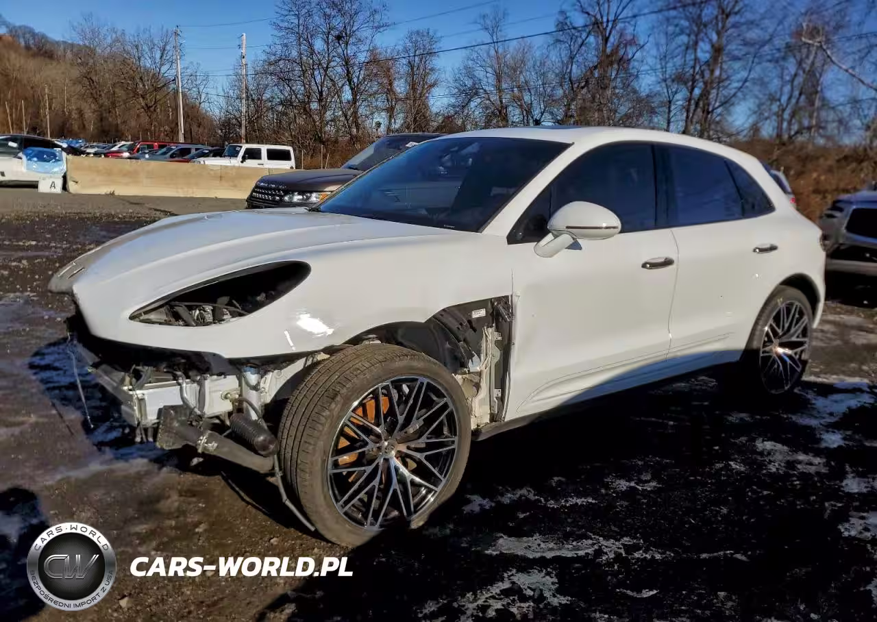 2023 Porsche Macan Base