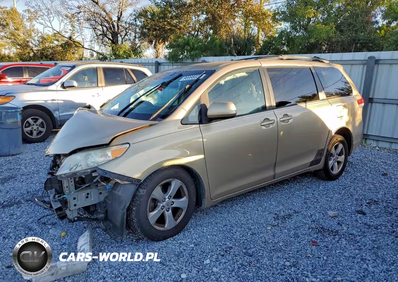 2011 Toyota Sienna Le