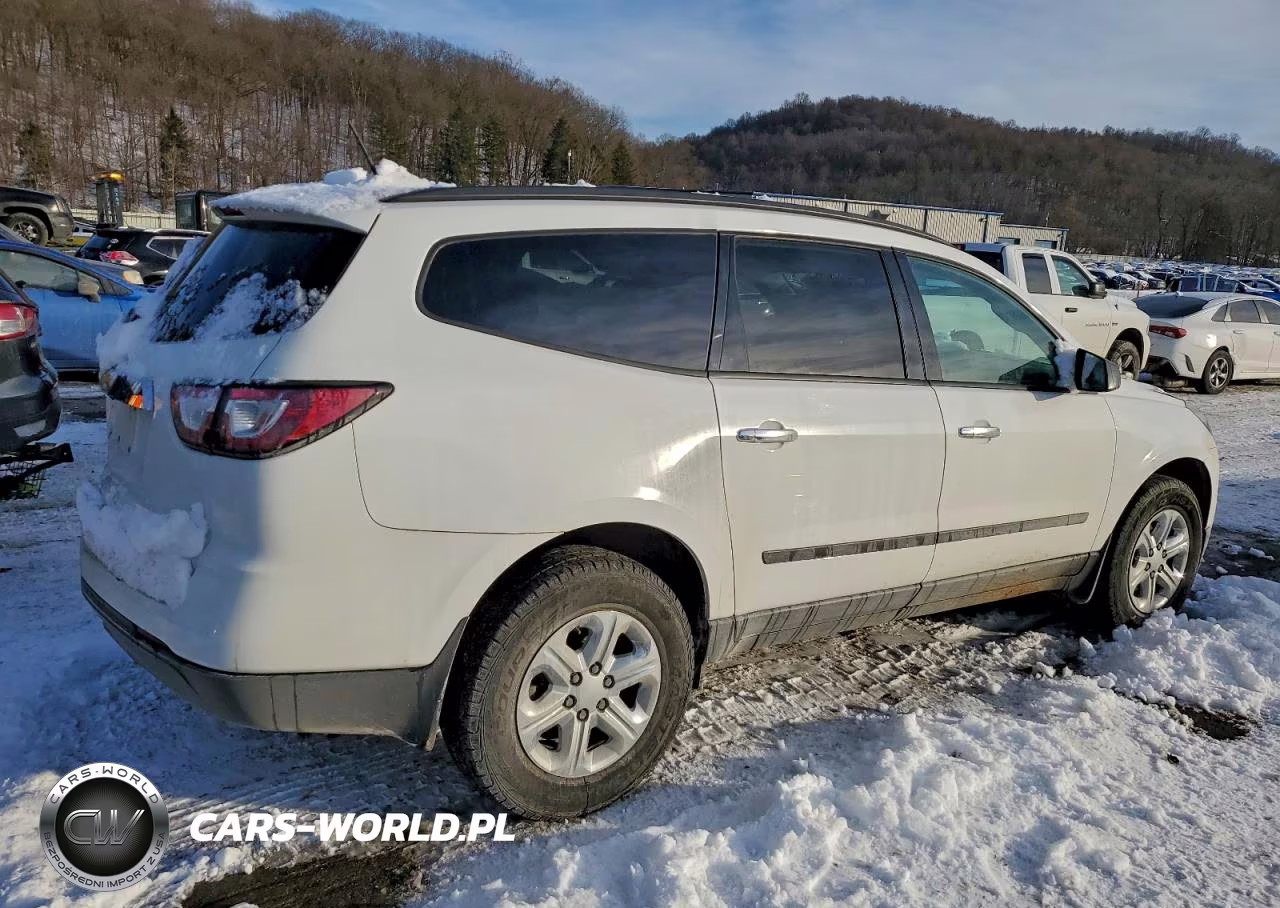 2017 Chevrolet Traverse Ls VIN:1GNKRFED4HJ257530 - 3