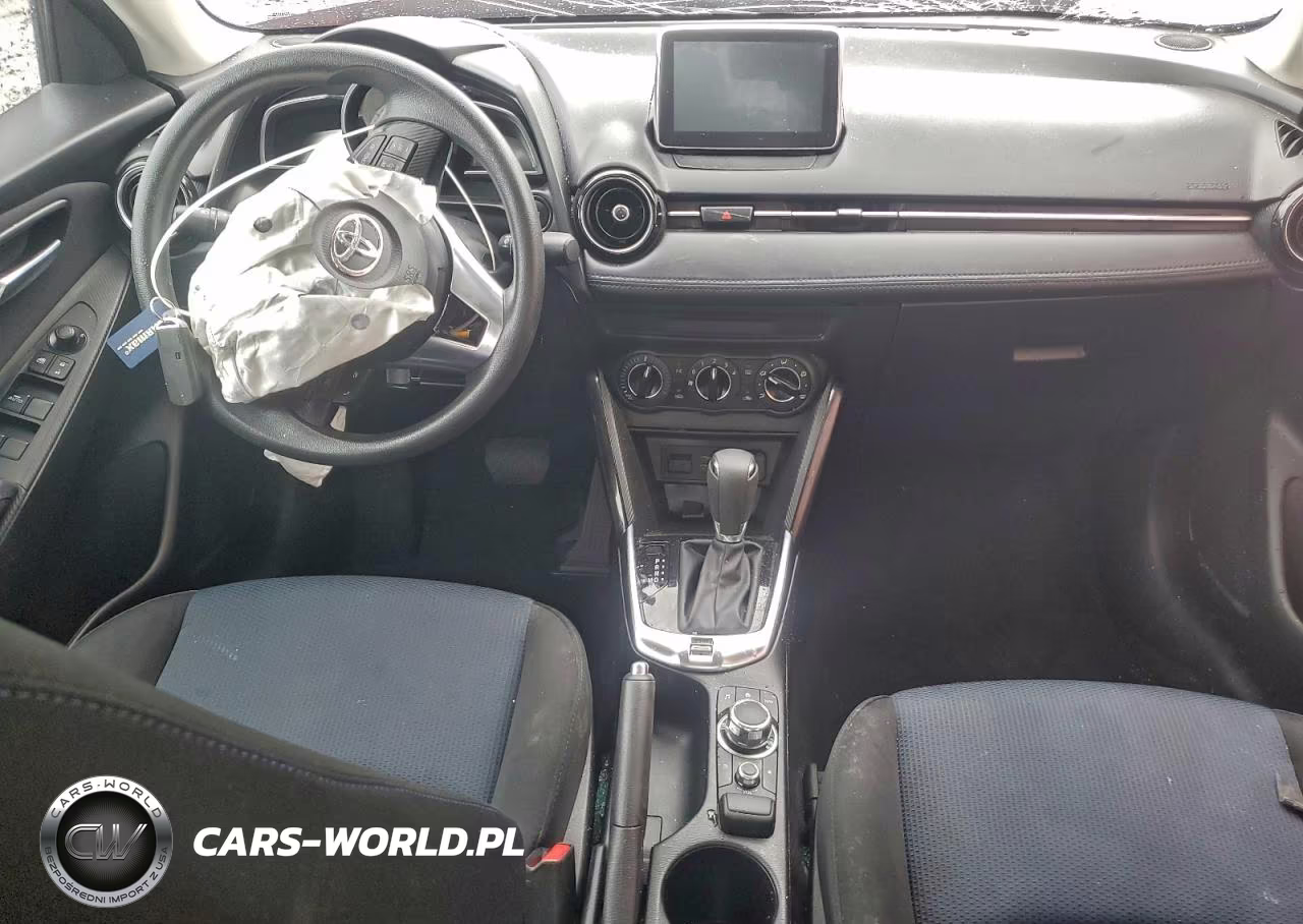 2017 Toyota Yaris Ia Base VIN:3MYDLBYV8HY166970 - 8