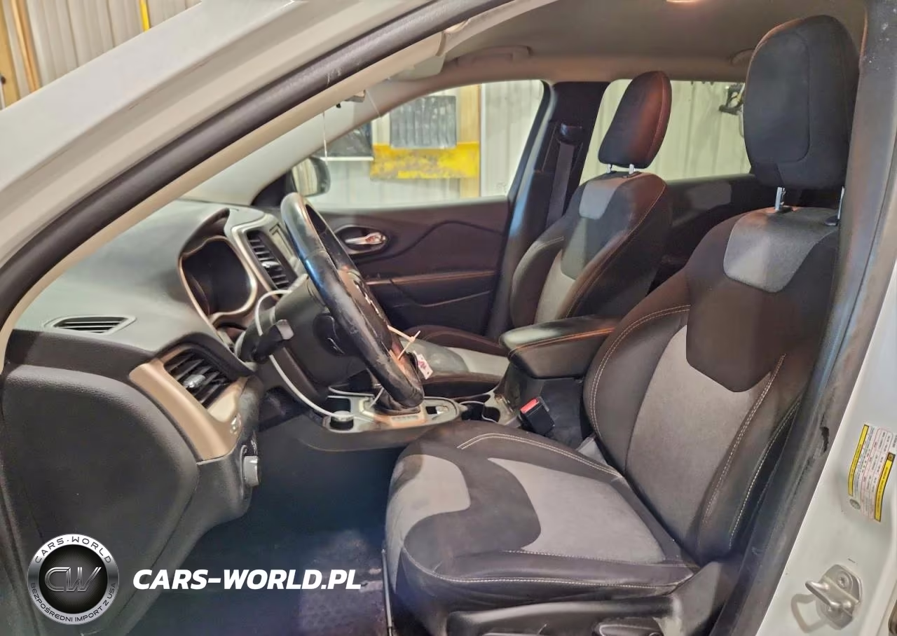 2016 Jeep Cherokee Sport VIN:1C4PJMAB1GW182415 - 7