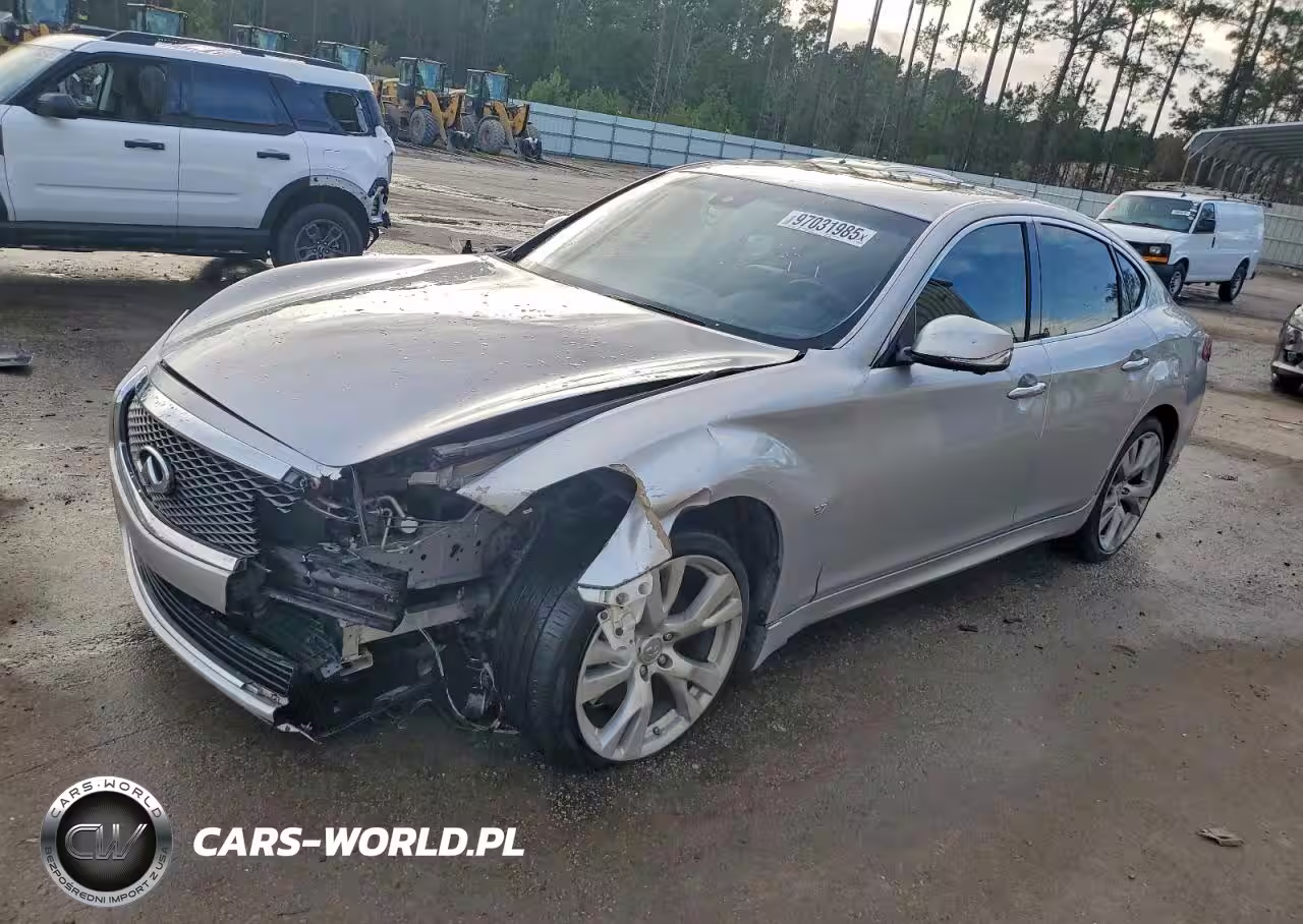 2016 Infiniti Q70 3.7