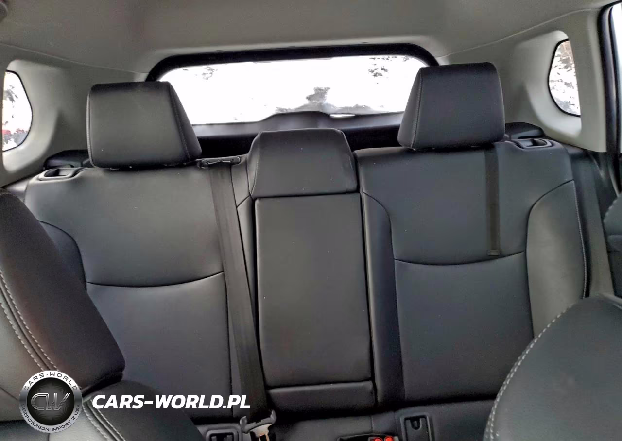 2022 Toyota Corolla Cross Xle VIN:7MUDAABG7NV034140 - 10