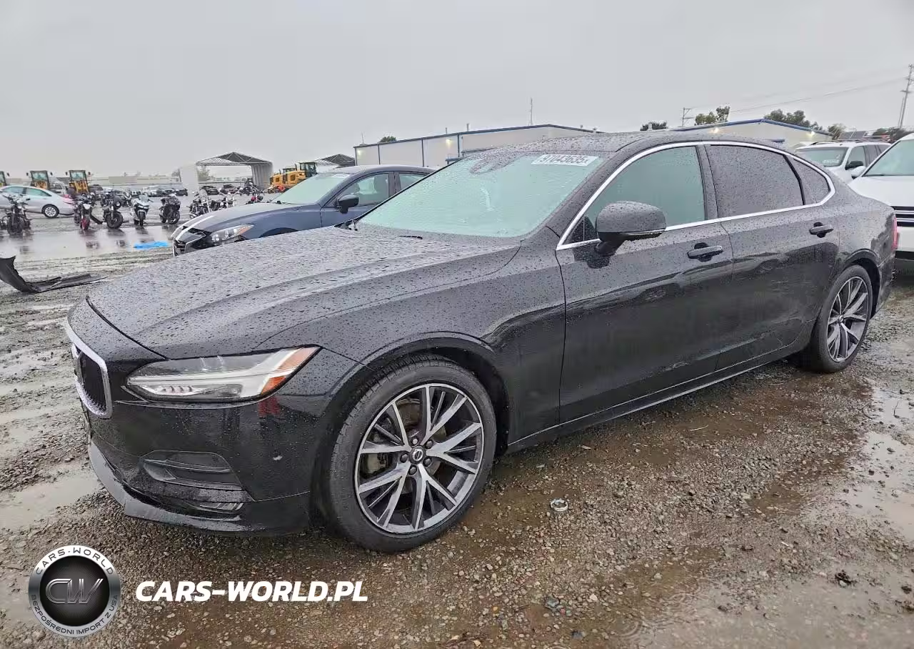 2019 Volvo S90 T5 Momentum