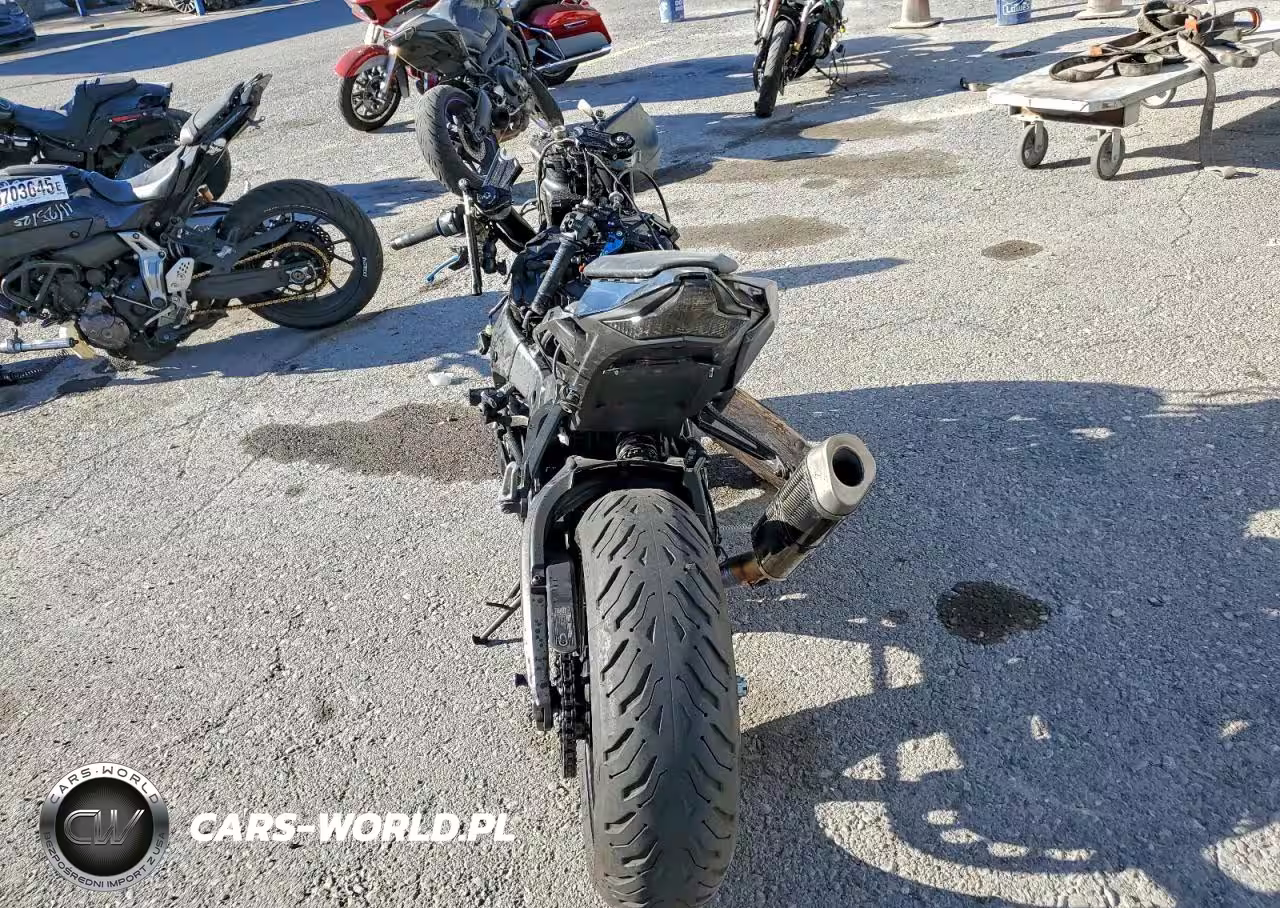 2024 Kawasaki Zx1002 L VIN:JKBZXVL15RA011495 - 4