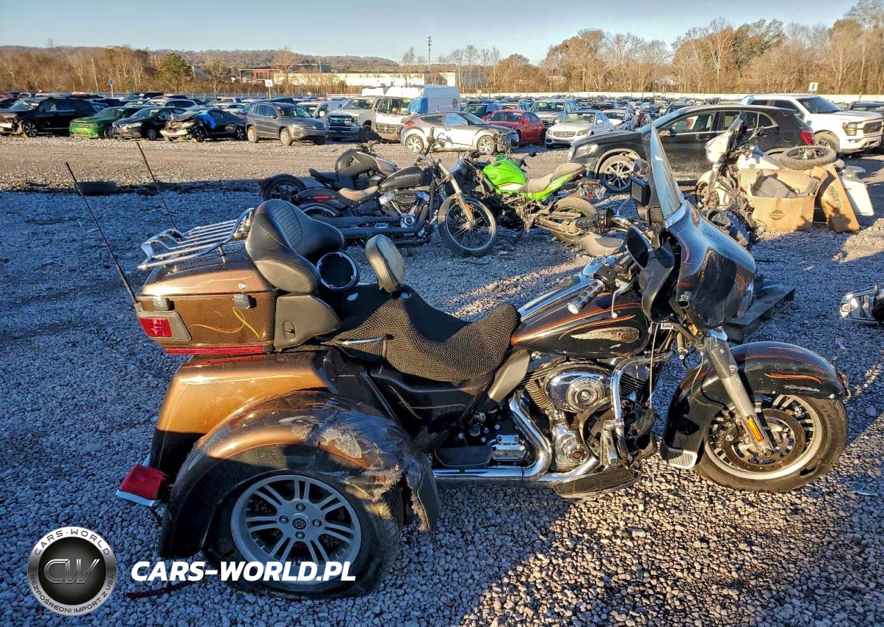 2013 Harley-Davidson Flhtcutg Tri Glide Ultra Classic – zdjęcie 1 z 9