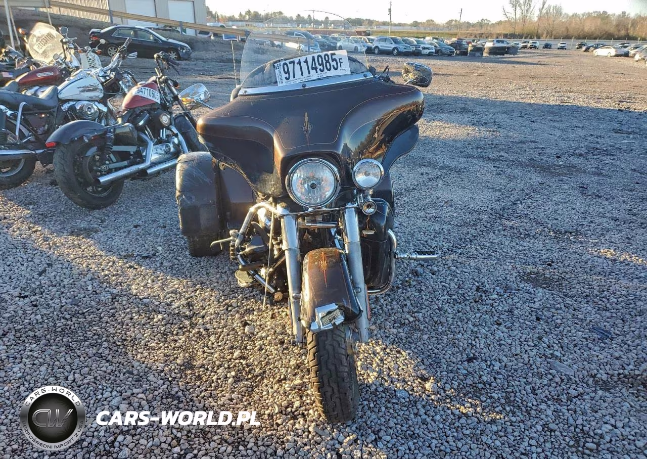2013 Harley-Davidson Flhtcutg Tri Glide Ultra Classic VIN:1HD1MAM23DB852233 - 2