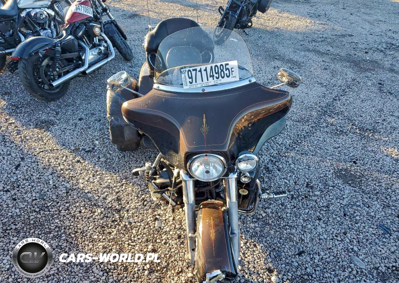 2013 Harley-Davidson Flhtcutg Tri Glide Ultra Classic VIN:1HD1MAM23DB852233 - 5