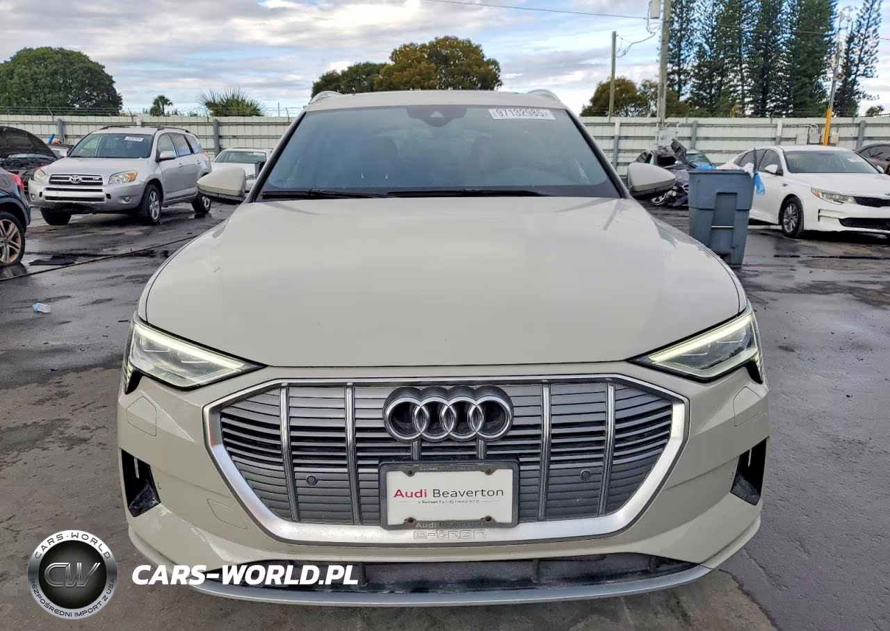 2022 Audi E-Tron Premium VIN:WA1AAAGE5NB005421 - 5