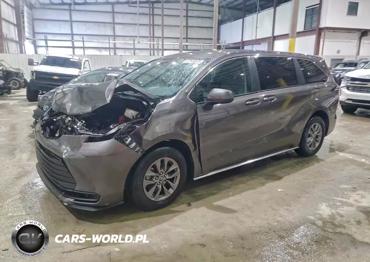 2023 Toyota Sienna Le