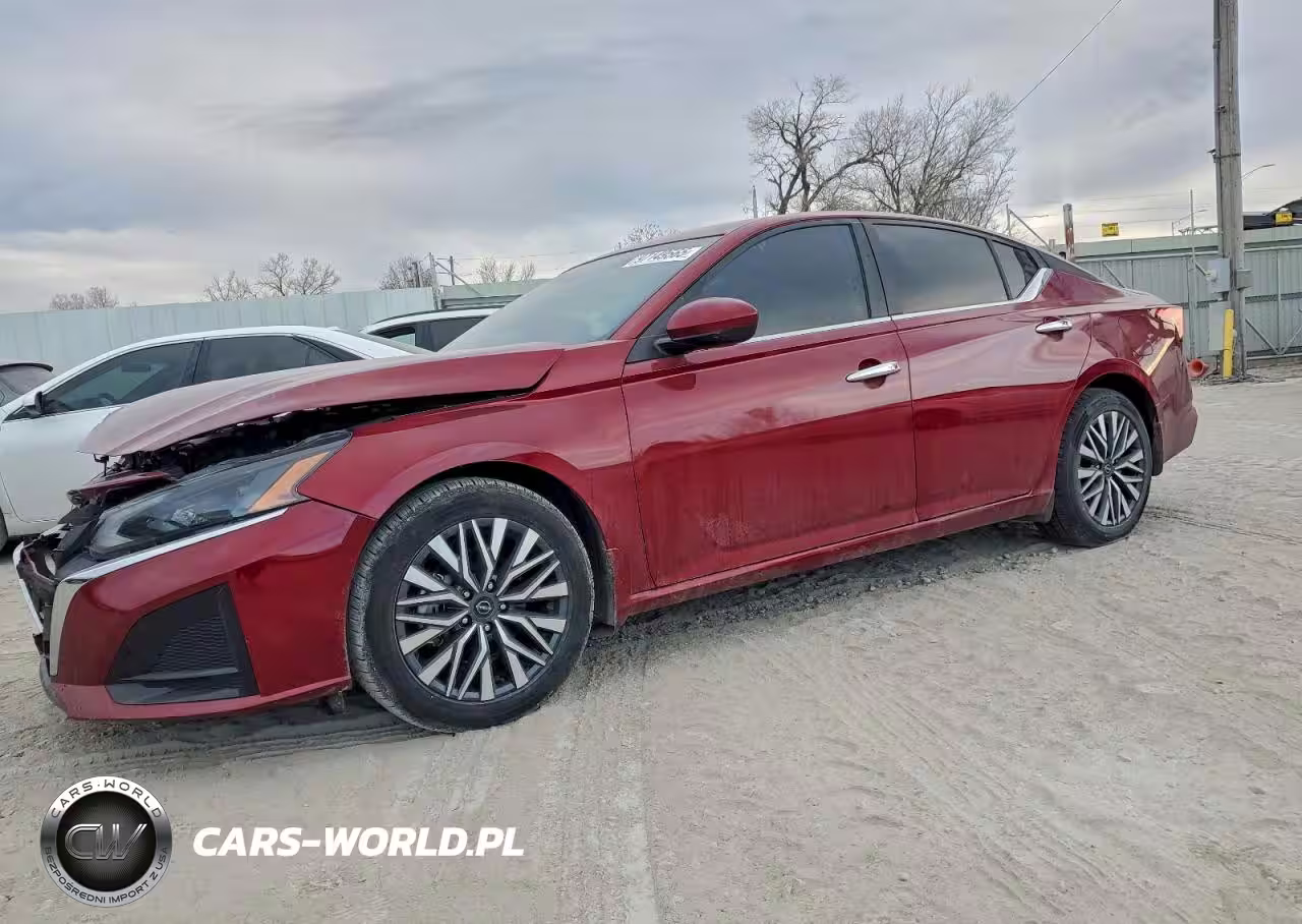 2023 Nissan Altima Sv