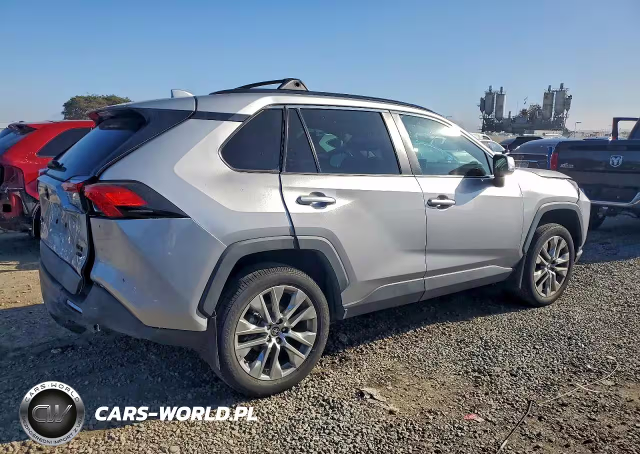 2022 Toyota Rav4 Xle Premium VIN:2T3A1RFV3NC273544 - 3