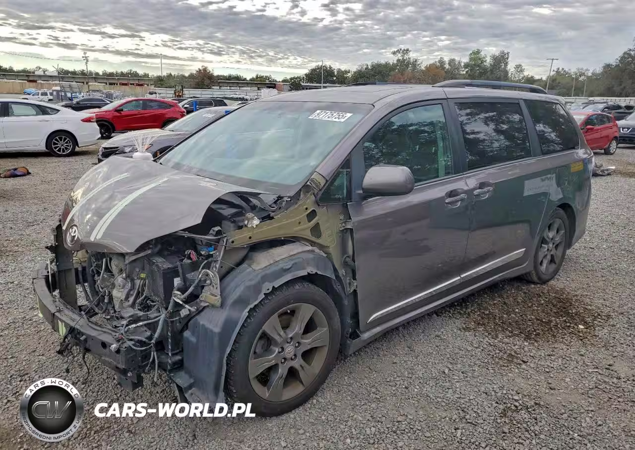 2016 Toyota Sienna Se
