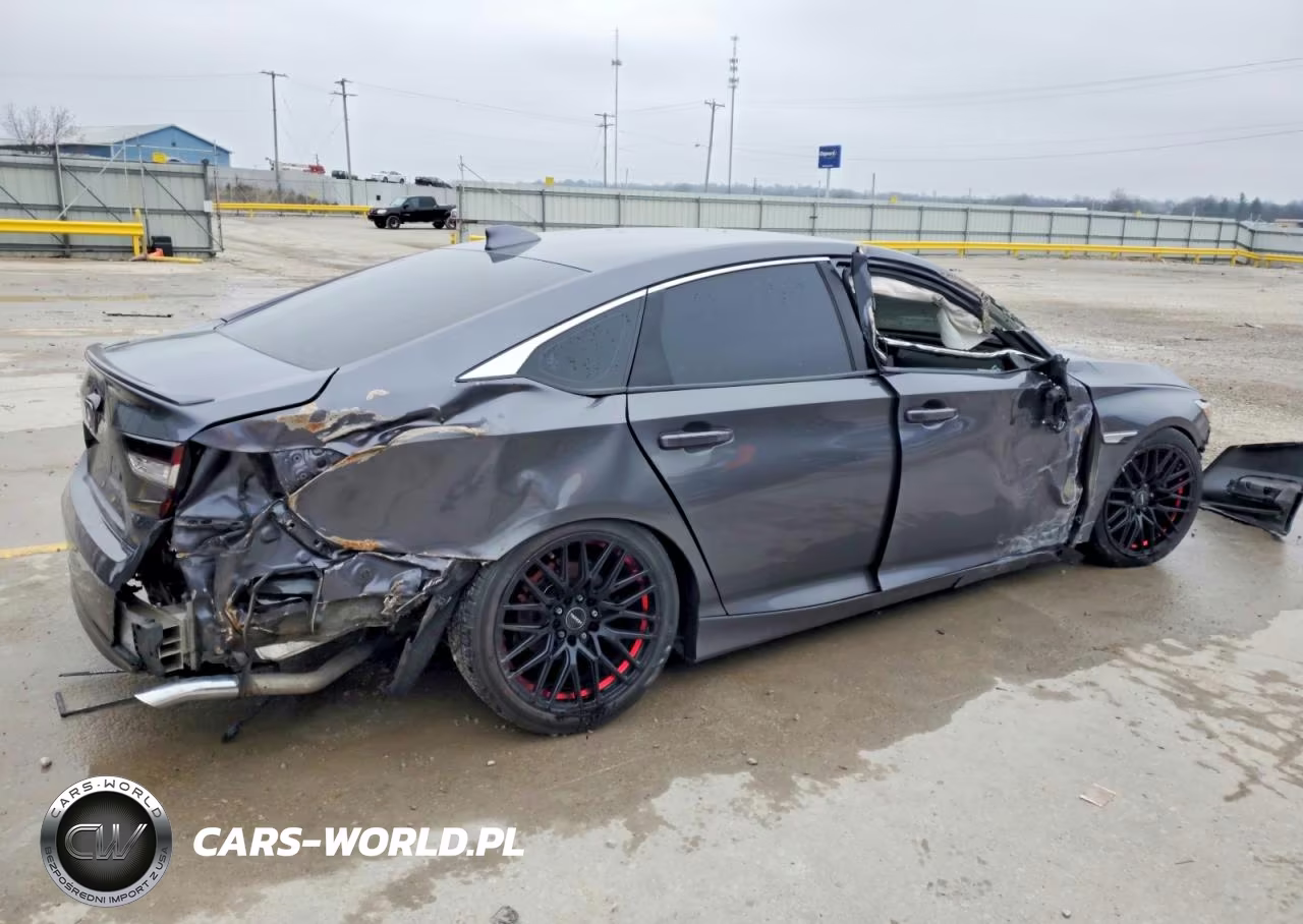 2018 Honda Accord Sport VIN:1HGCV1F30JA096635 - 3