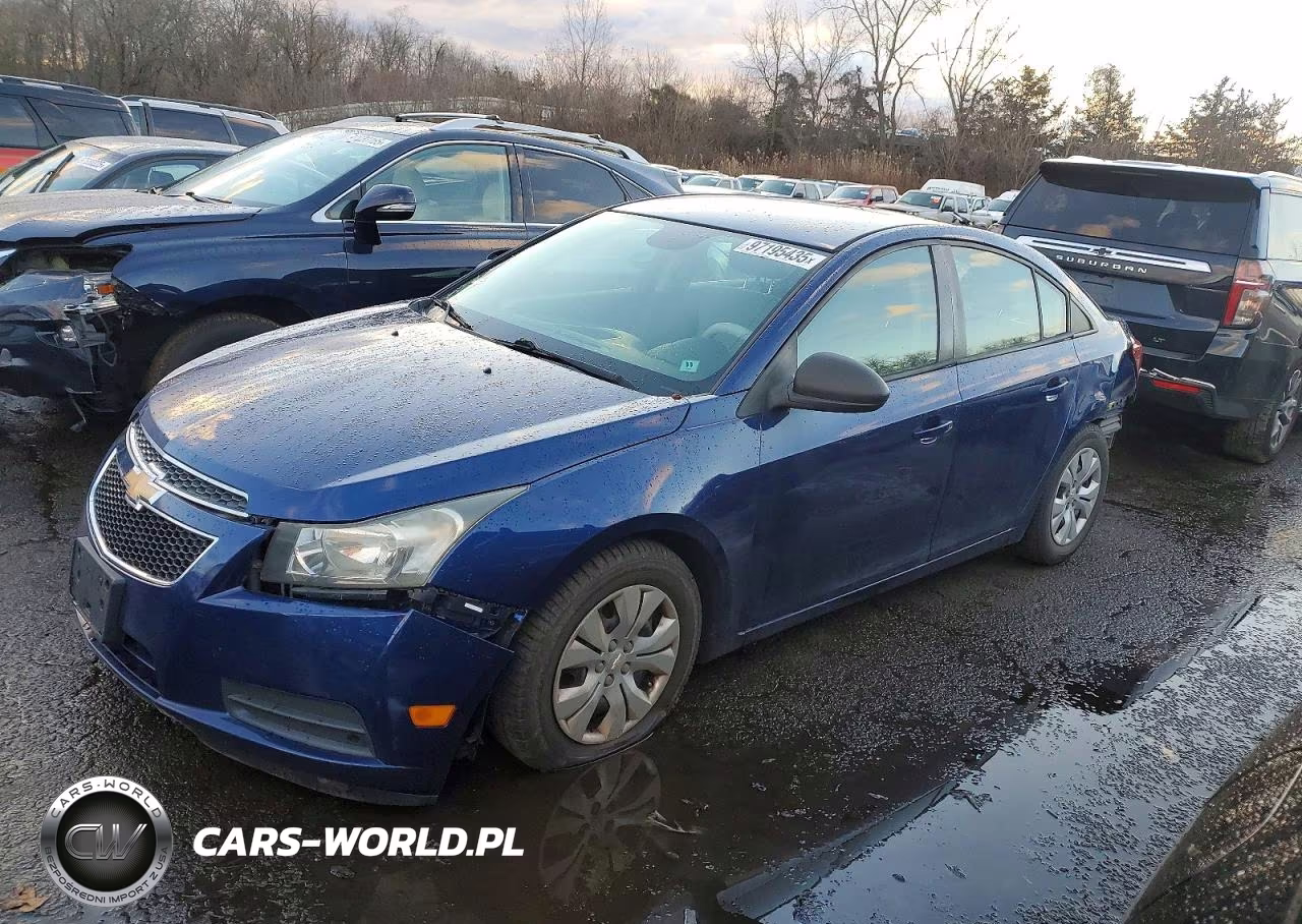 2013 Chevrolet Cruze Ls – zdjęcie 1 z 12