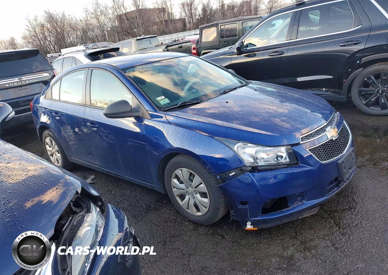 2013 Chevrolet Cruze Ls VIN:1G1PA5SG0D7171534 - 4