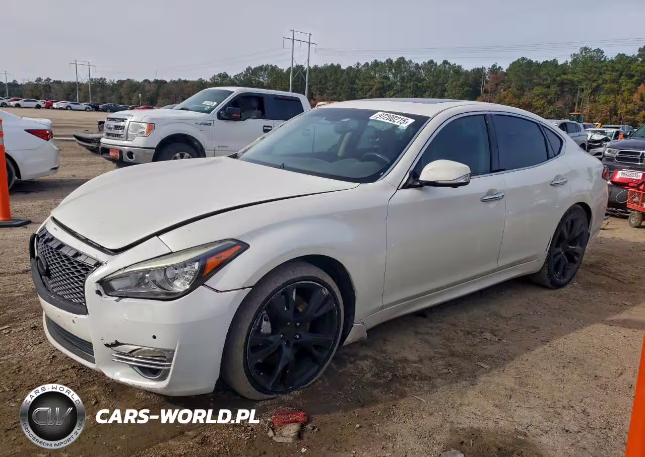 2016 Infiniti Q70 3.7