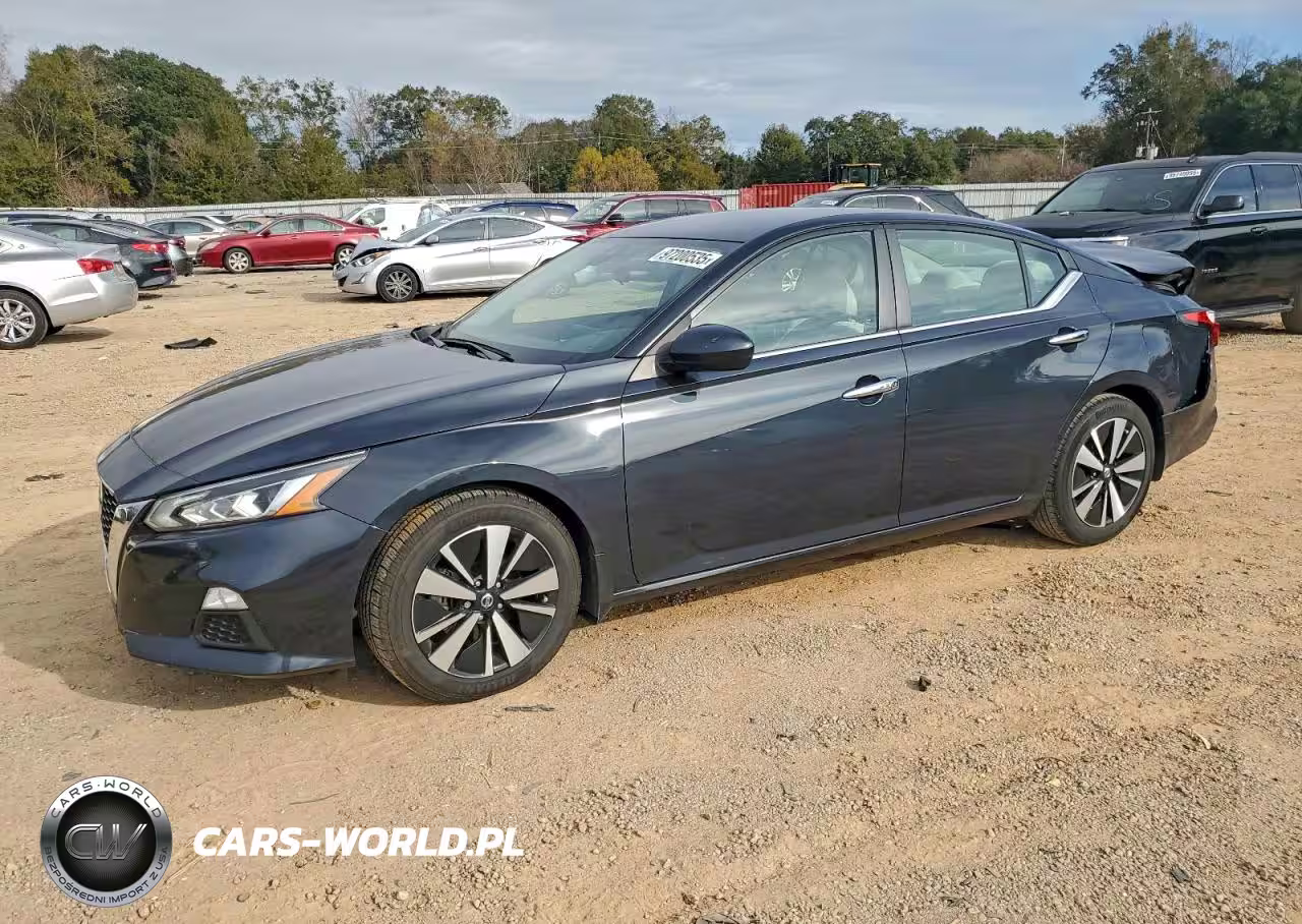 2022 Nissan Altima Sv