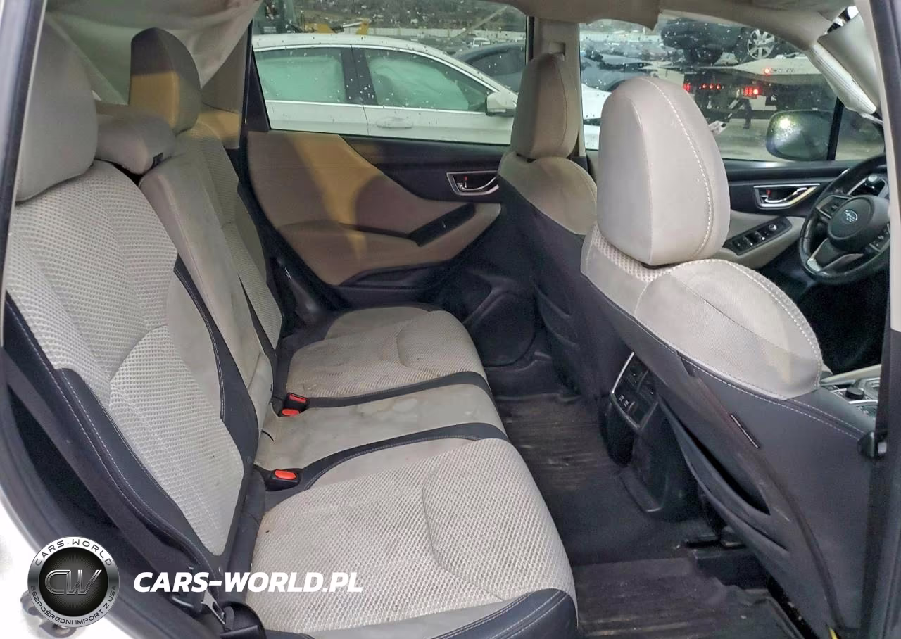 2019 Subaru Forester Premium VIN:JF2SKAGC8KH512538 - 11