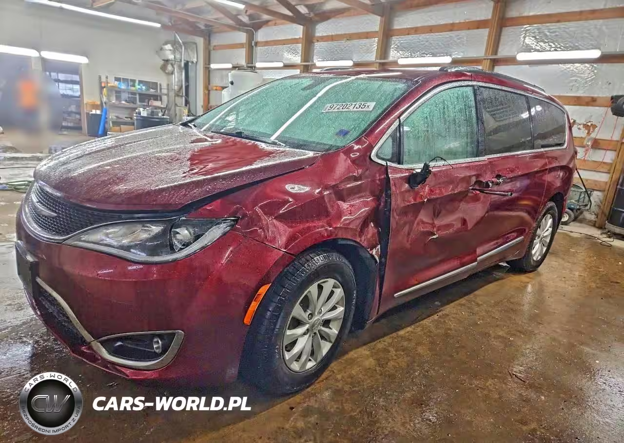 2018 Chrysler Pacifica Touring L Plus