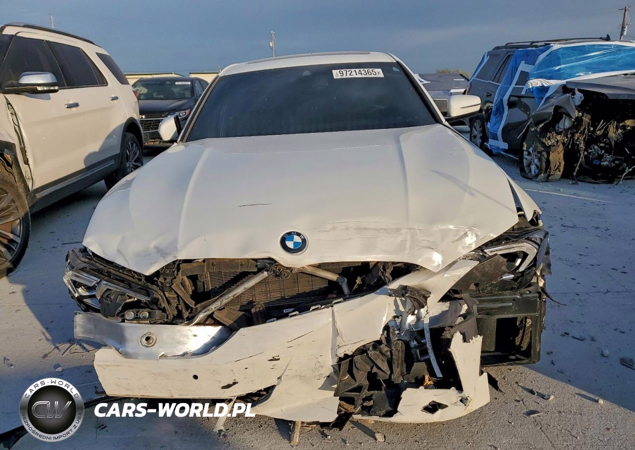 2024 BMW Motorrad 330I VIN:3MW69FF04R8E07586 - 5