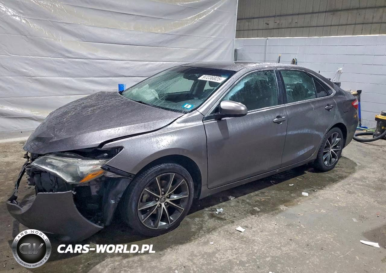 2015 Toyota Camry Le – zdjęcie 1 z 13