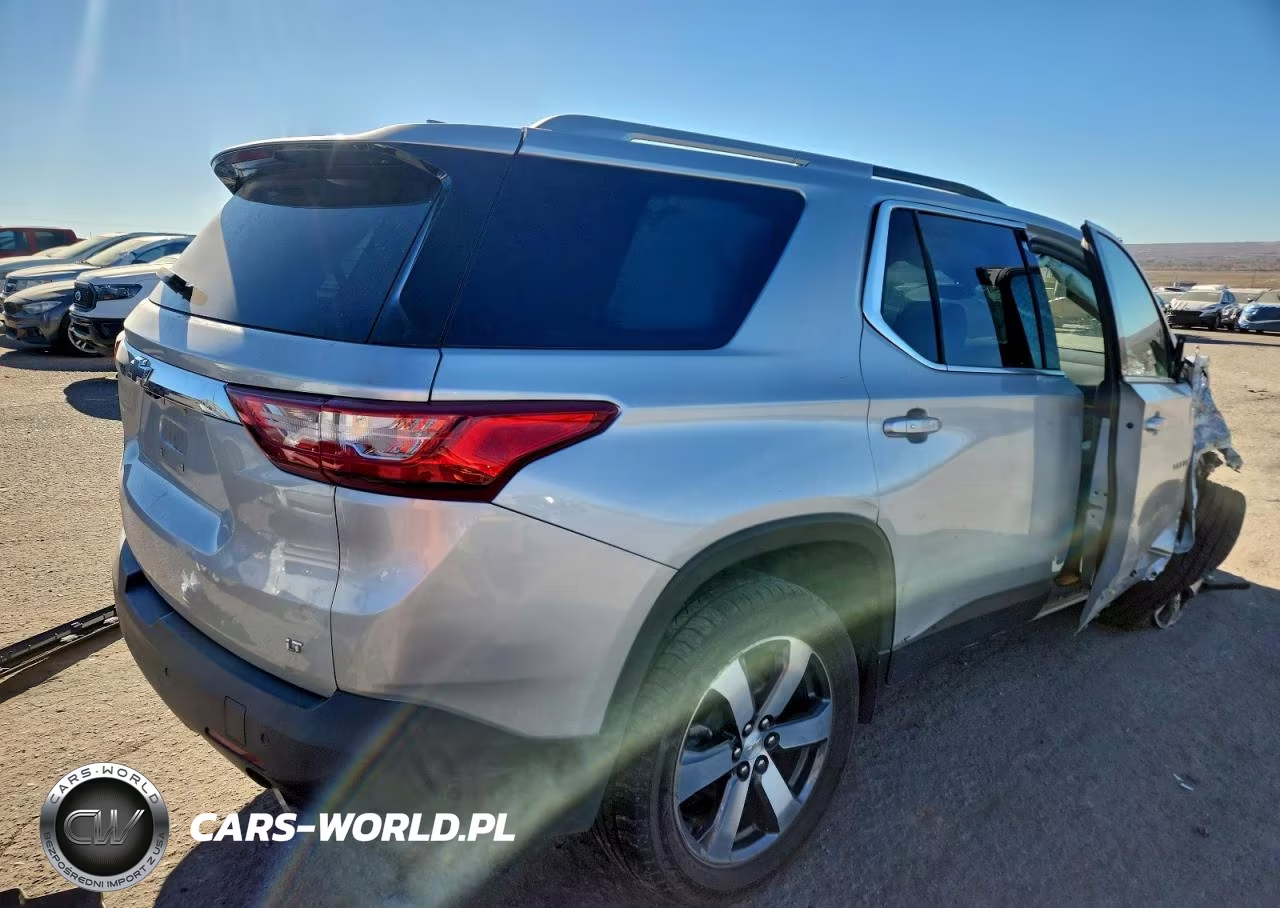 2018 Chevrolet Traverse Lt VIN:1GNERHKW9JJ261156 - 3