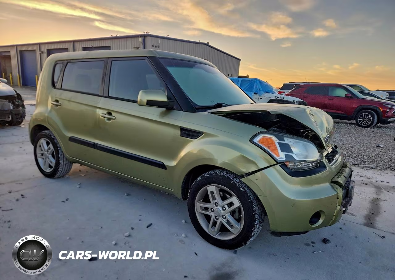 2011 Kia Soul + VIN:KNDJT2A2XB7238407 - 4