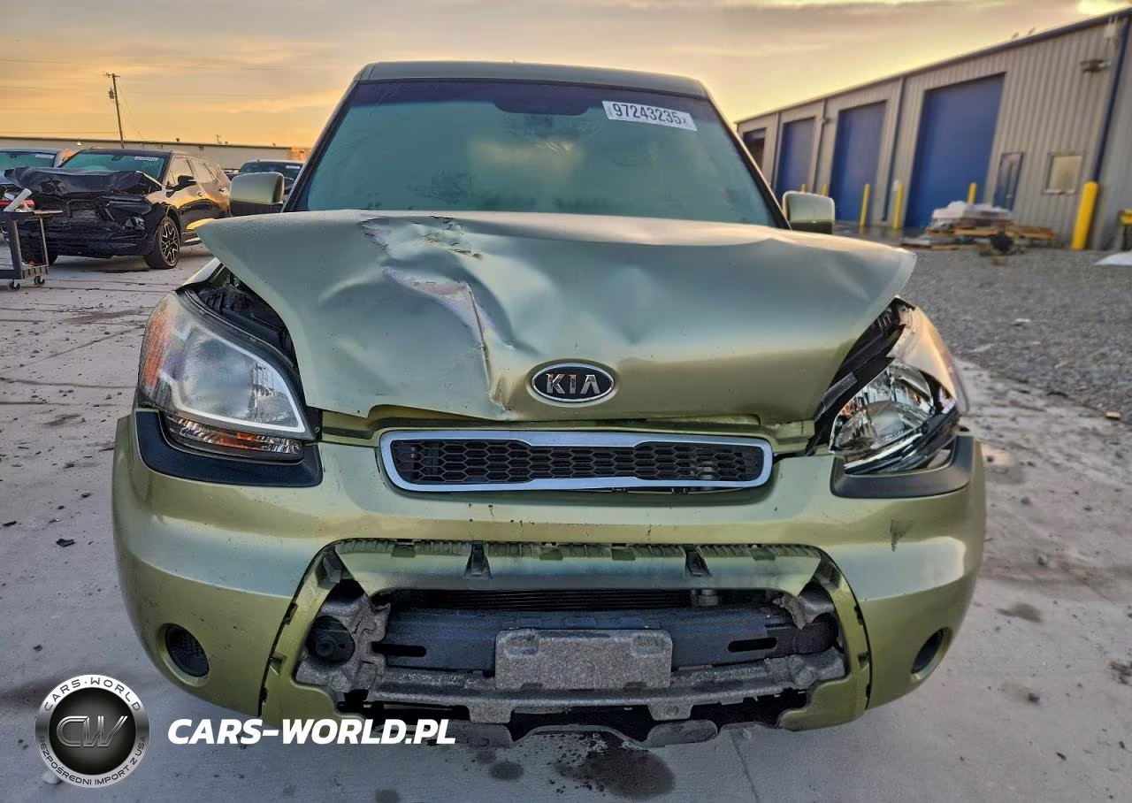 2011 Kia Soul + VIN:KNDJT2A2XB7238407 - 5