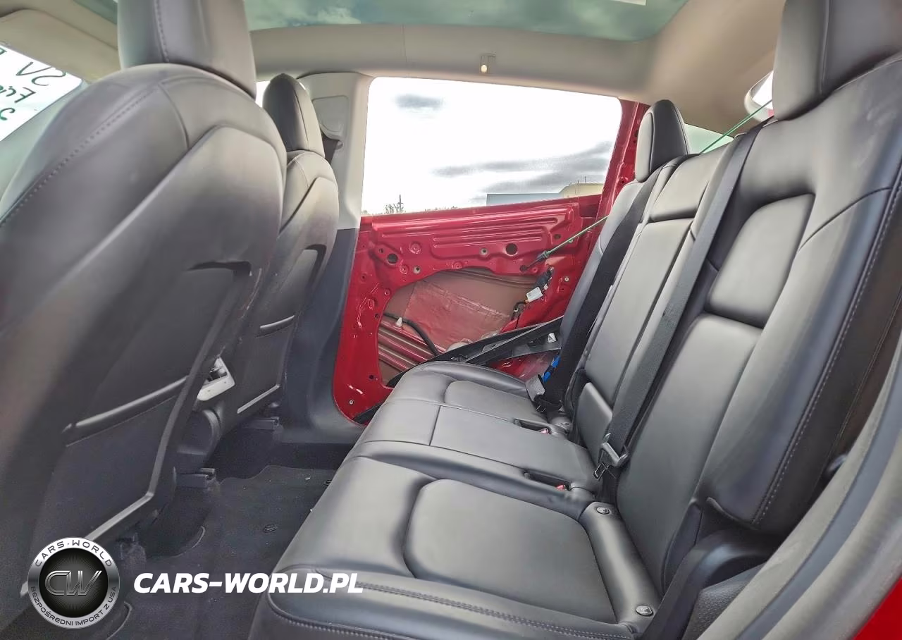 2021 Tesla Model Y VIN:5YJYGDEE4MF232649 - 10