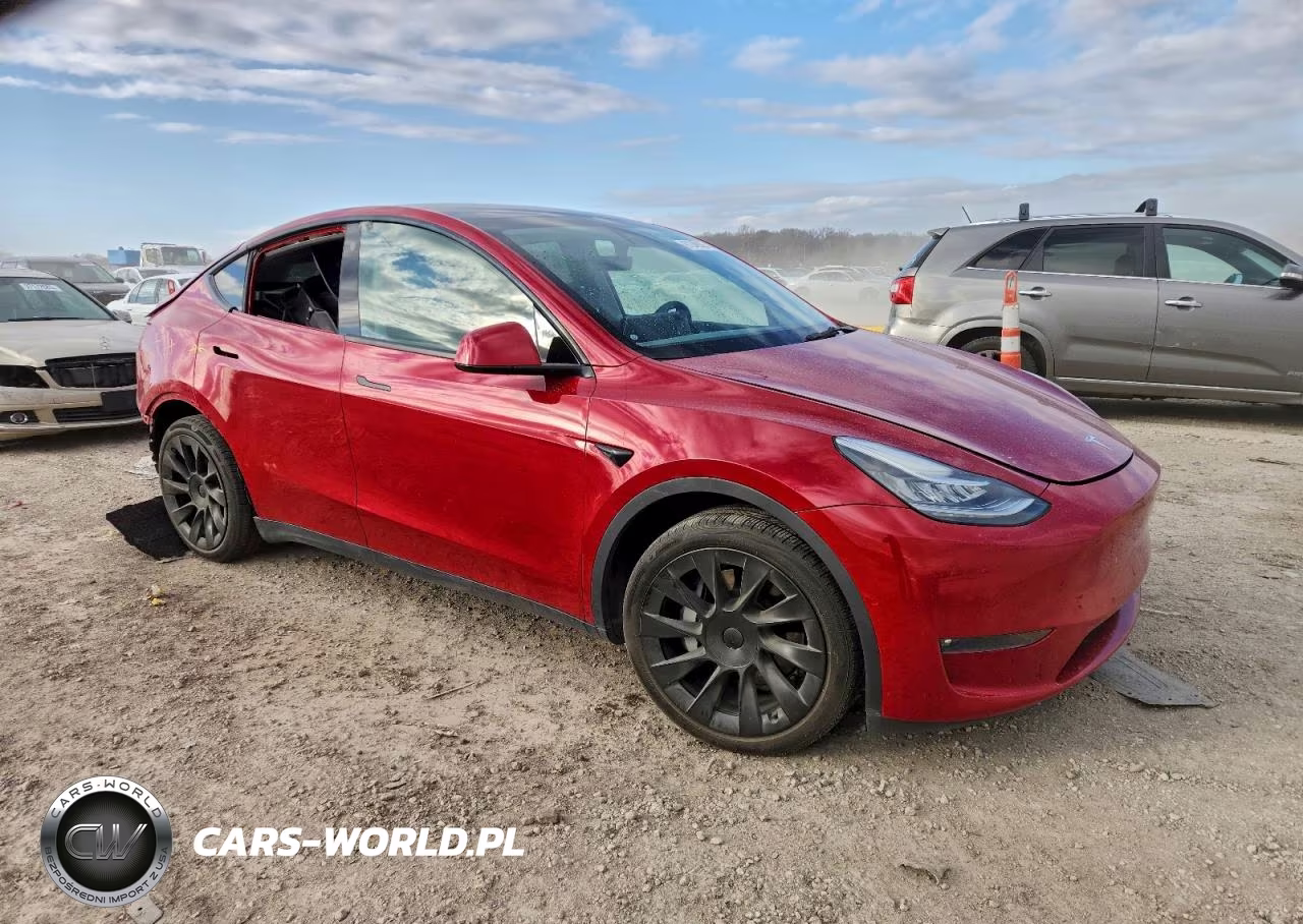 2021 Tesla Model Y VIN:5YJYGDEE4MF232649 - 4