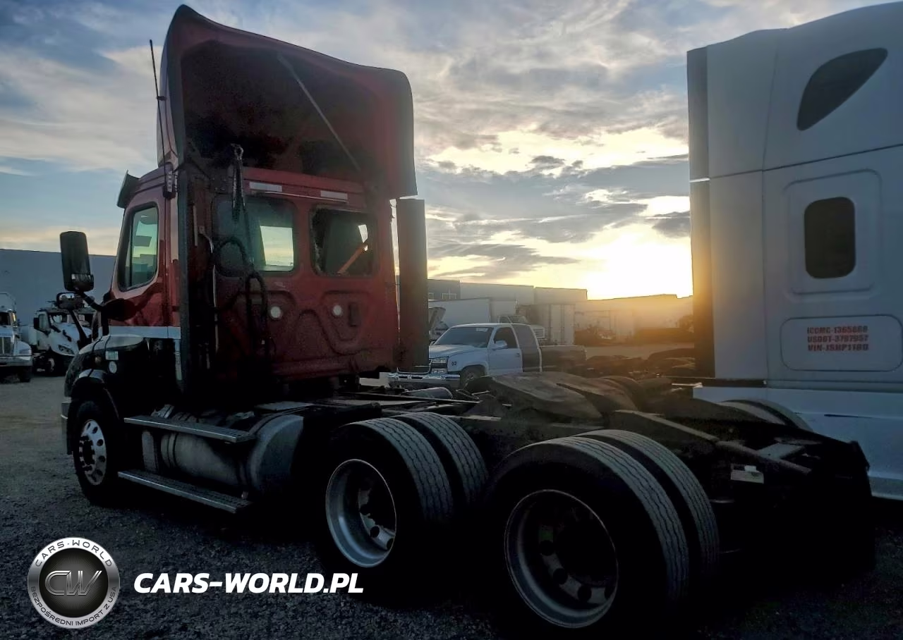 2017 Freightliner Cascadia 113 Semi Truck VIN:1FUJGBDV2HLJF2040 - 3